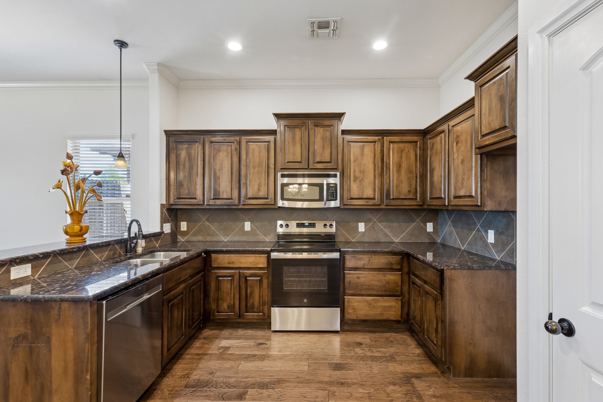 2113 NW 158th St_017.jpg