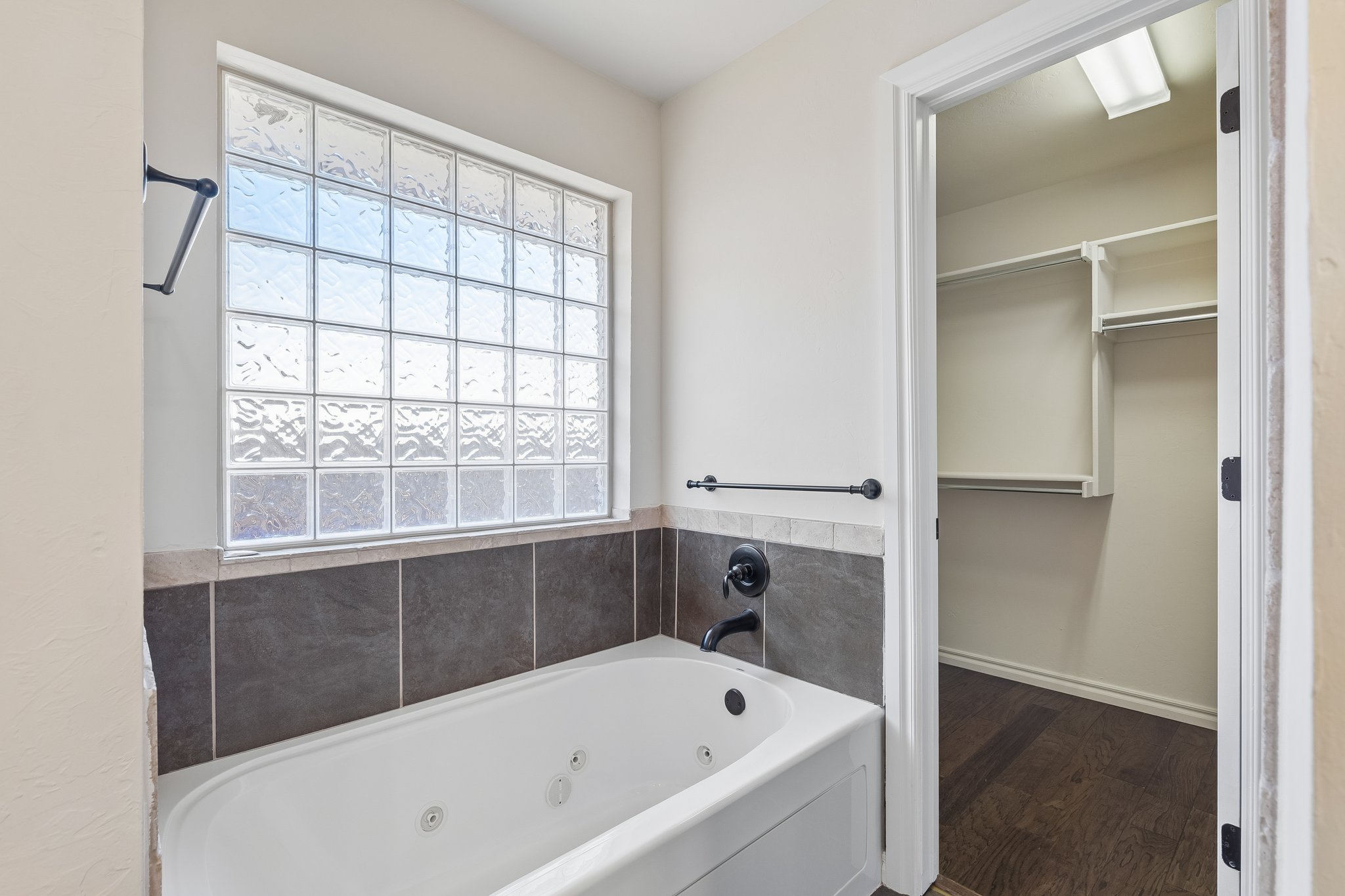 2113 NW 158th St_025.jpg