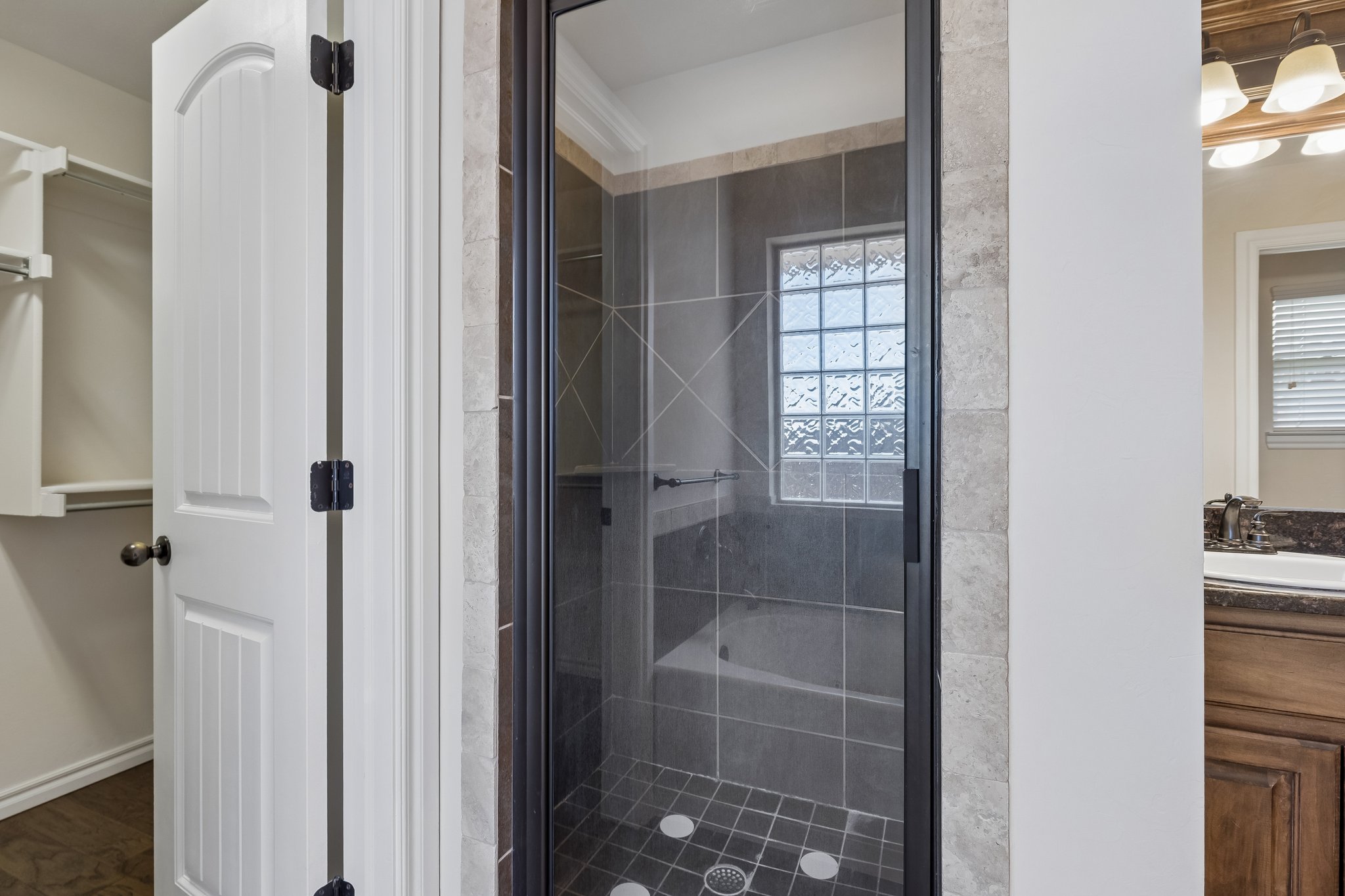 2113 NW 158th St_026.jpg