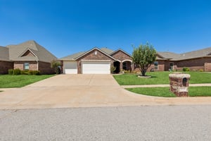 2113 NW 158th St_001.jpg