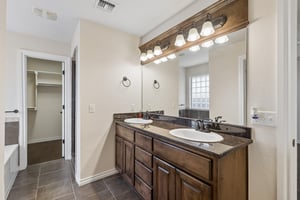 2113 NW 158th St_024.jpg