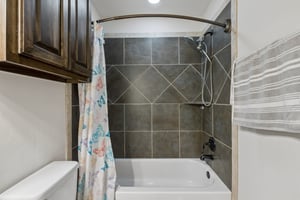 2113 NW 158th St_036.jpg