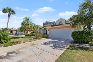 Front Exterior4