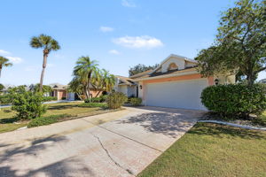 Front Exterior6