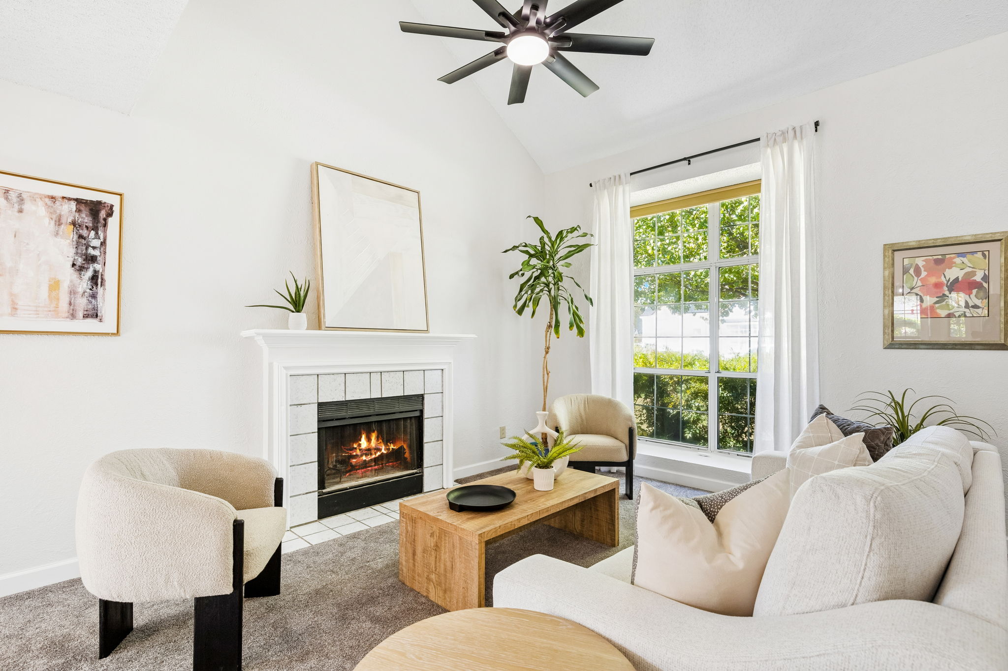Light Filled Living Room with Automatic Blind