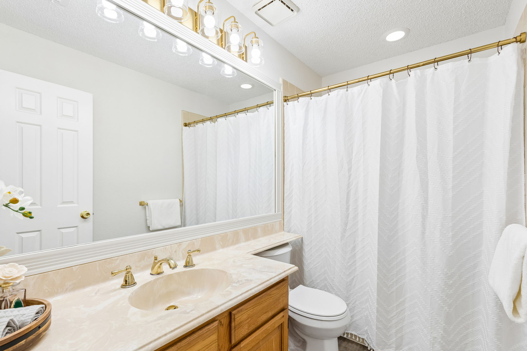 Bathroom Upstairs