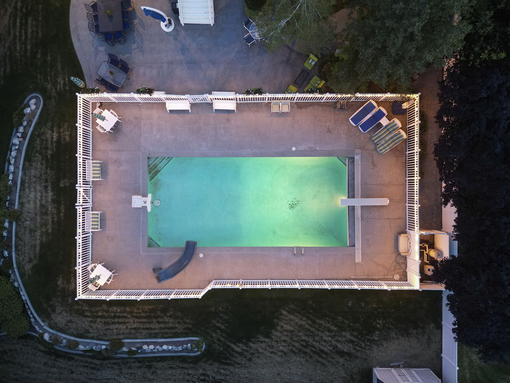  Photo 98