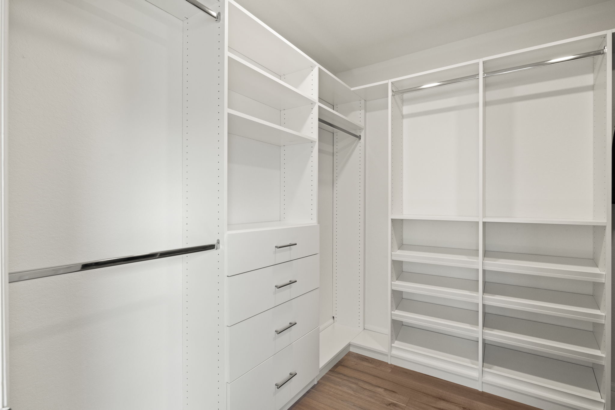 Walk-in Closet