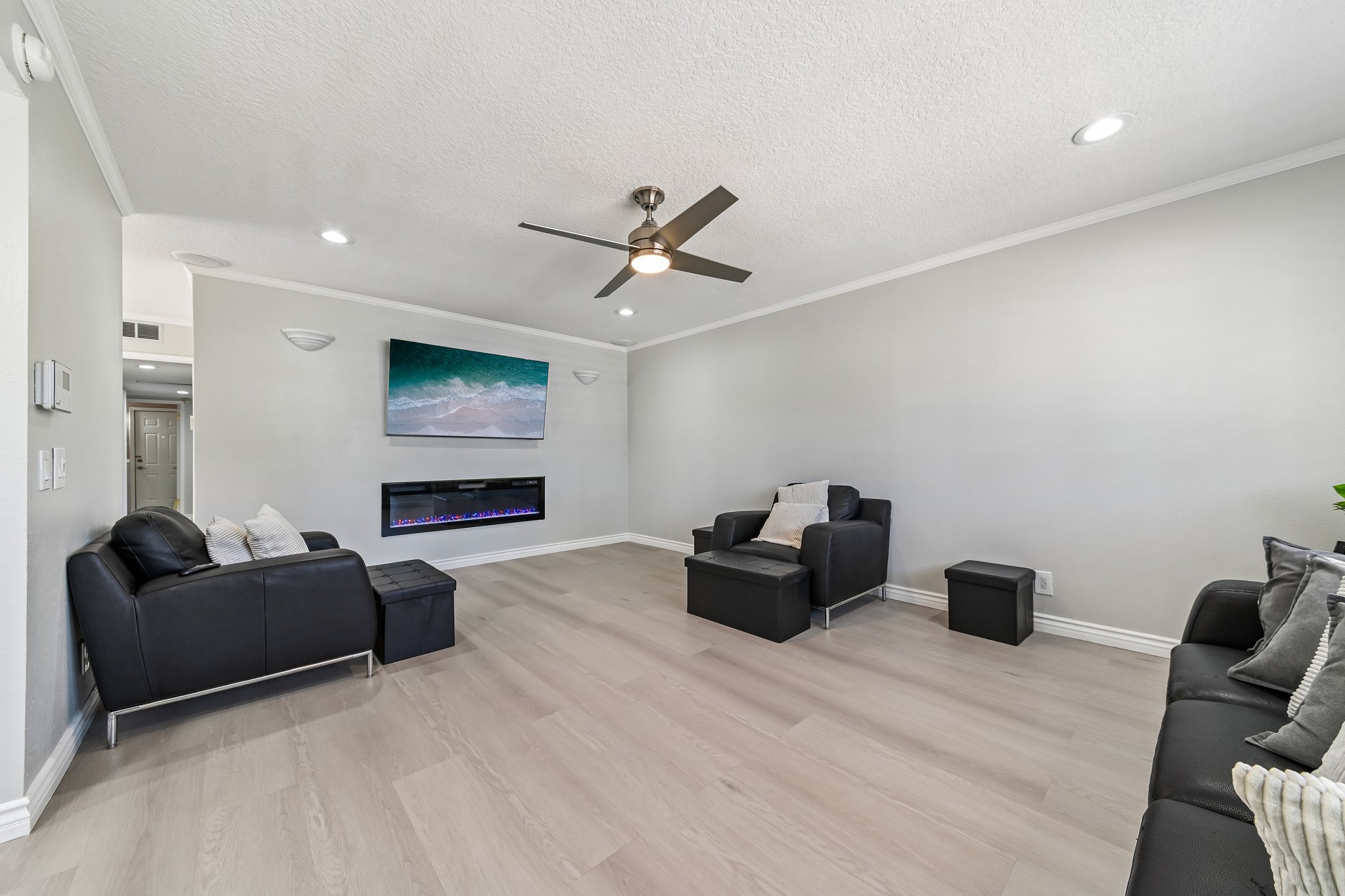Edmore Ave-S1808-002.jpg