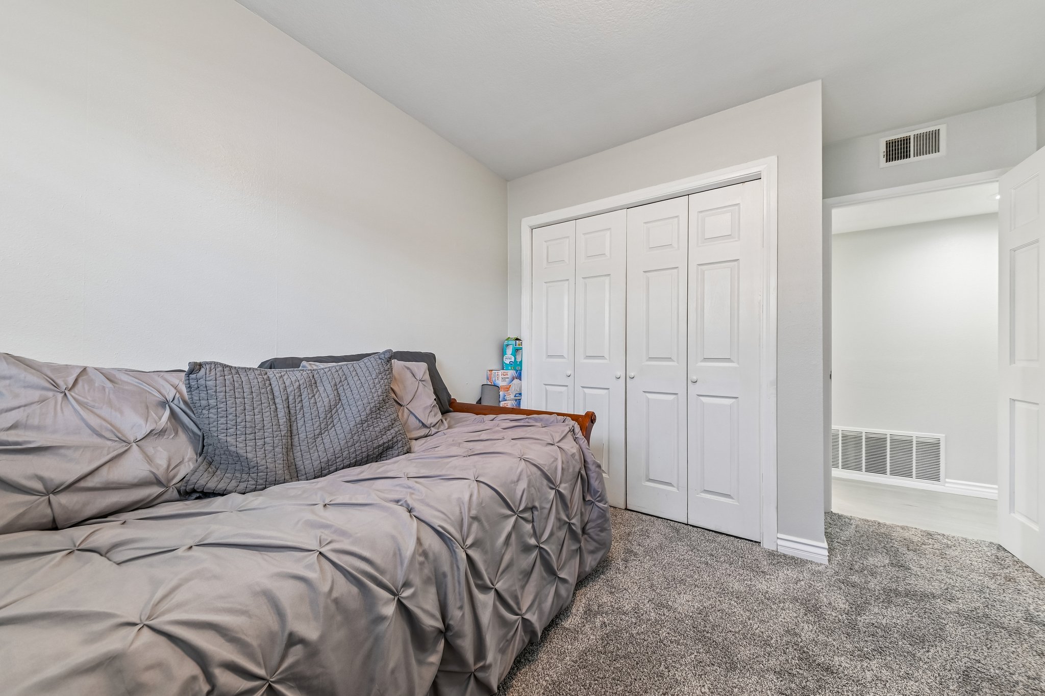 Edmore Ave-S1808-025.jpg
