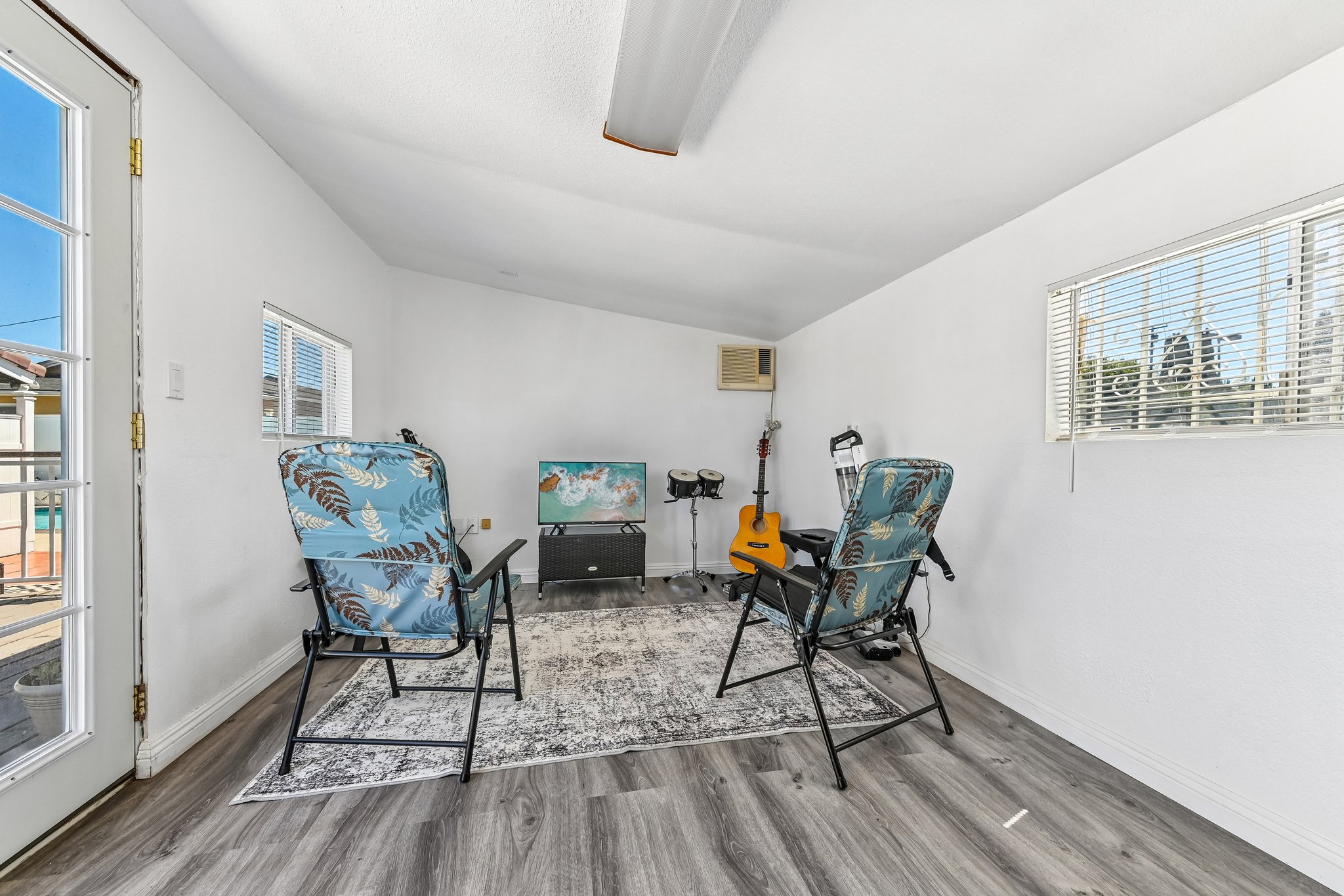 Edmore Ave-S1808-042.jpg