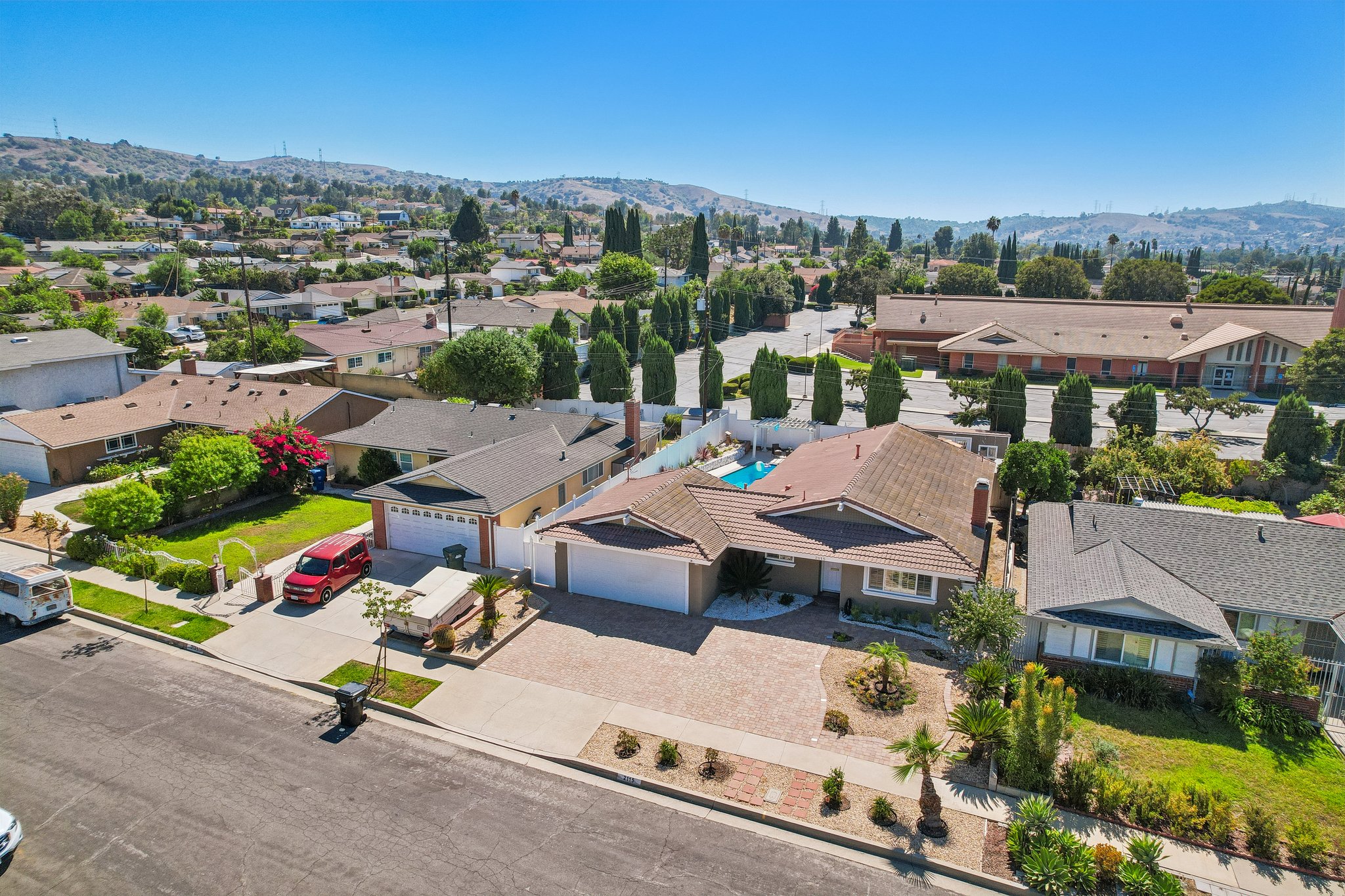 Edmore Ave-S1808-055.jpg