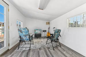 Edmore Ave-S1808-042.jpg