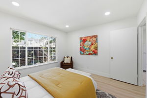 027_F8_2115 University Ave