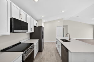 Kitchen 2 of 4