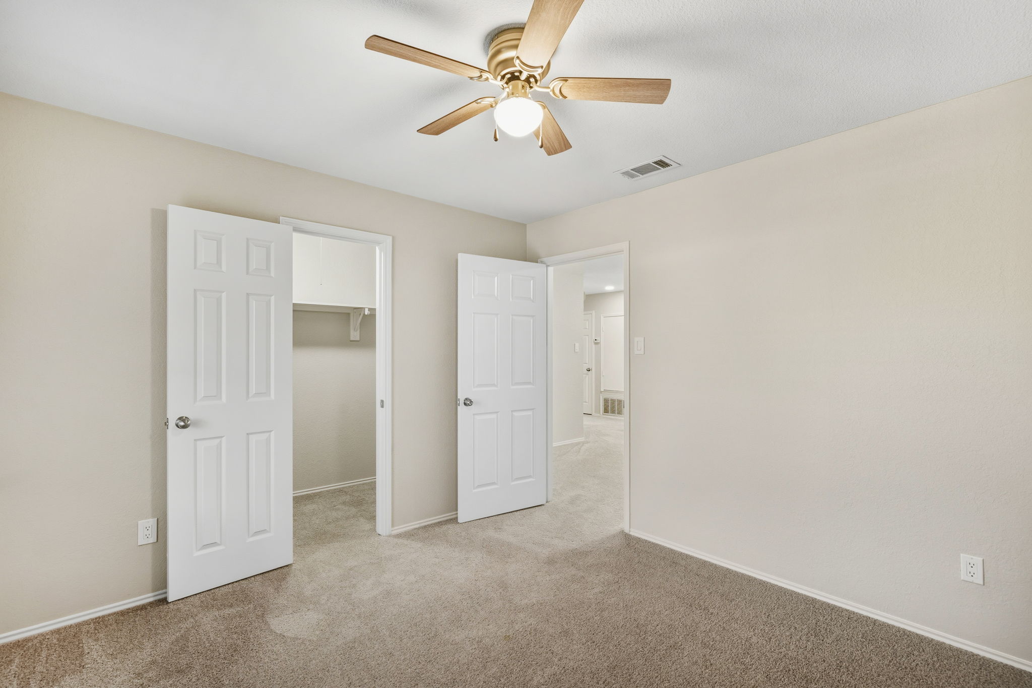 Guest Bedroom #2 - Just off the Upstairs Living Area/Game Room