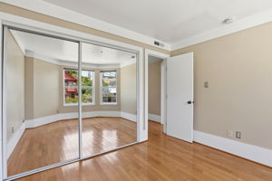022_F8_2117 22nd St