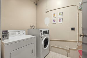 025_F8_2117 22nd St