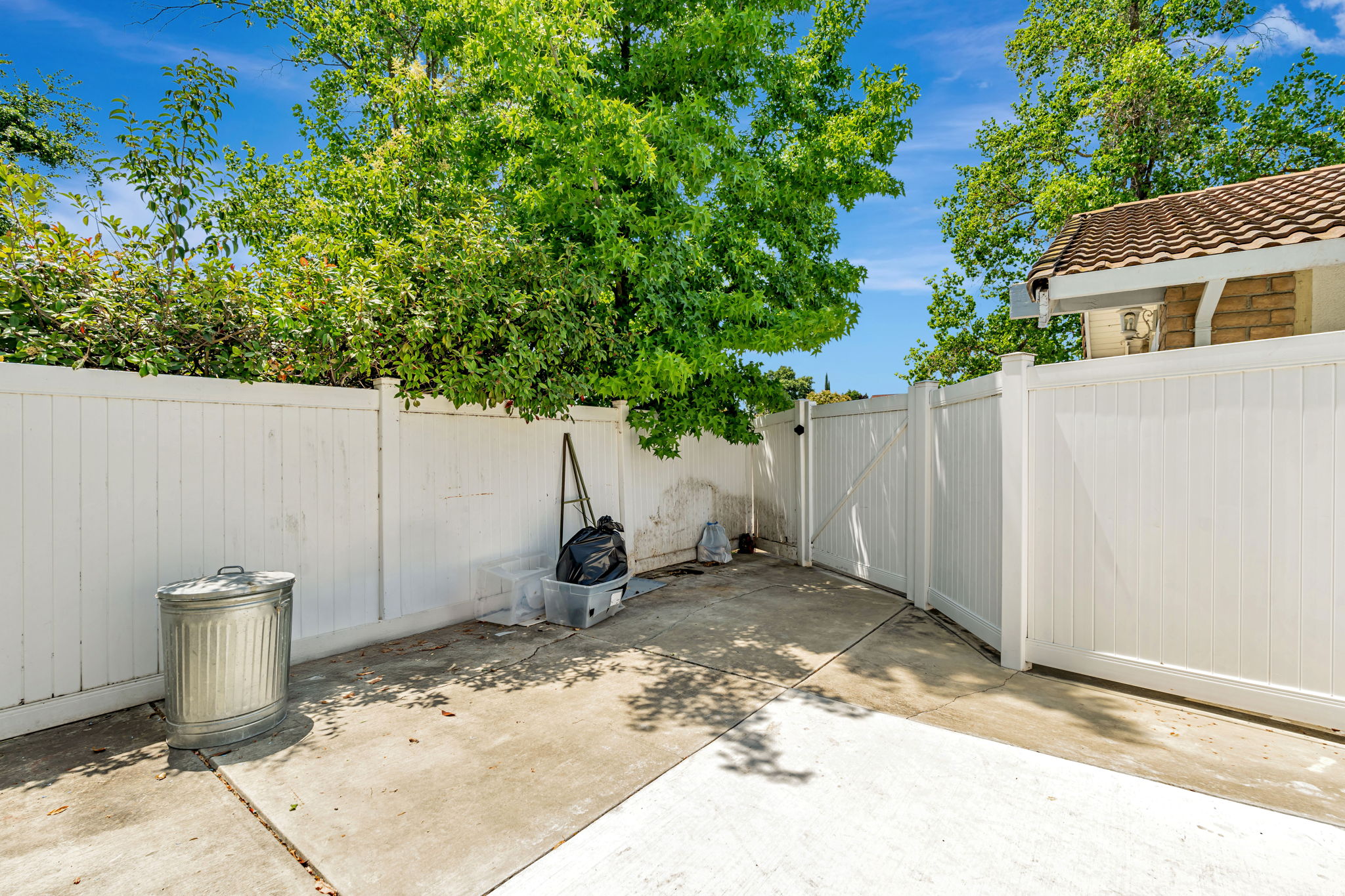 046_2117 Lido Cir