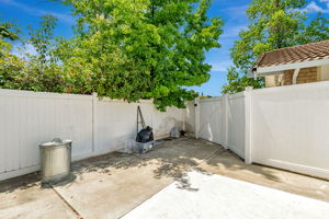 046_2117 Lido Cir