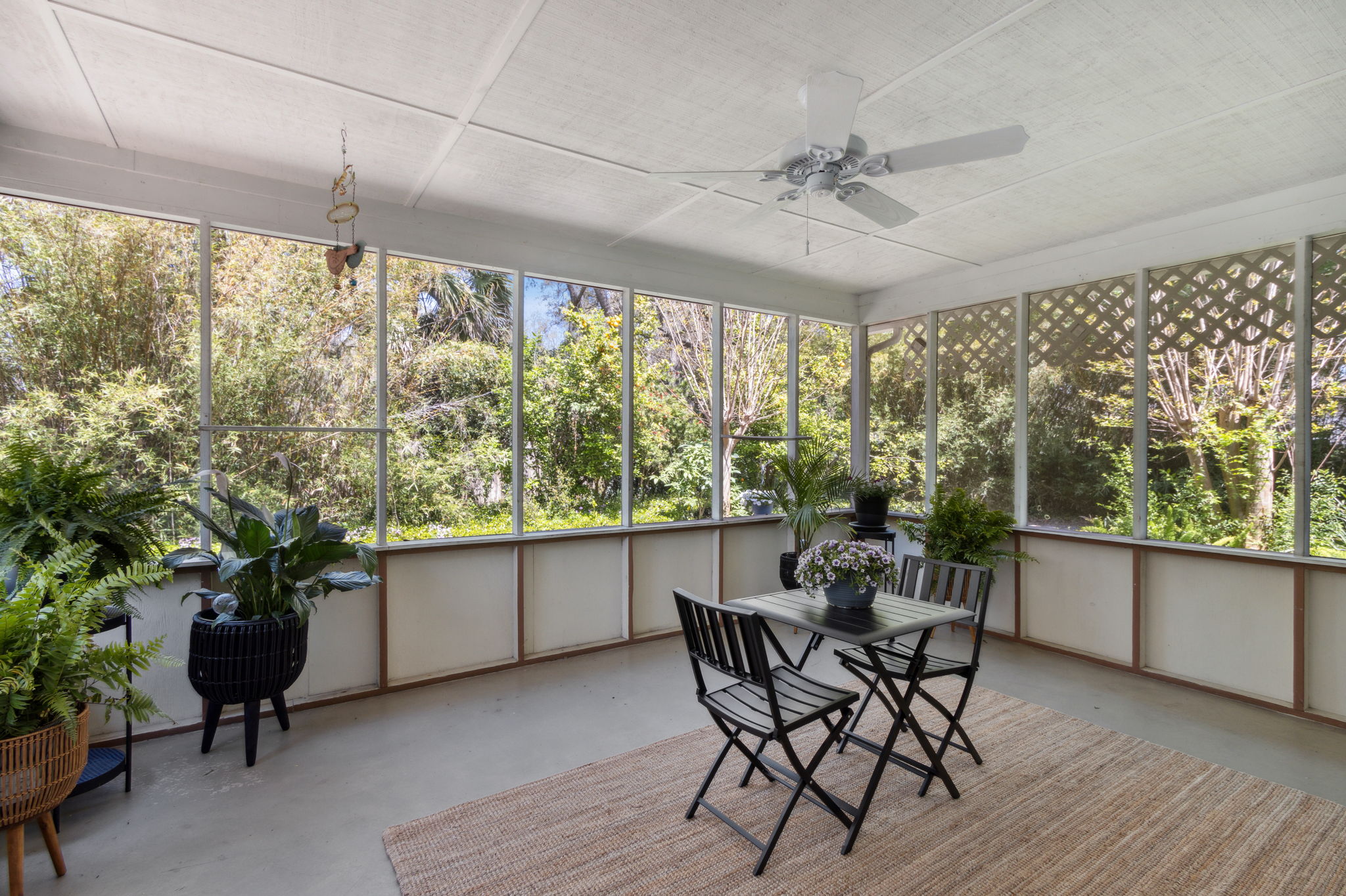 Screened-in Porch