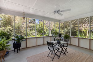 Screened-in Porch