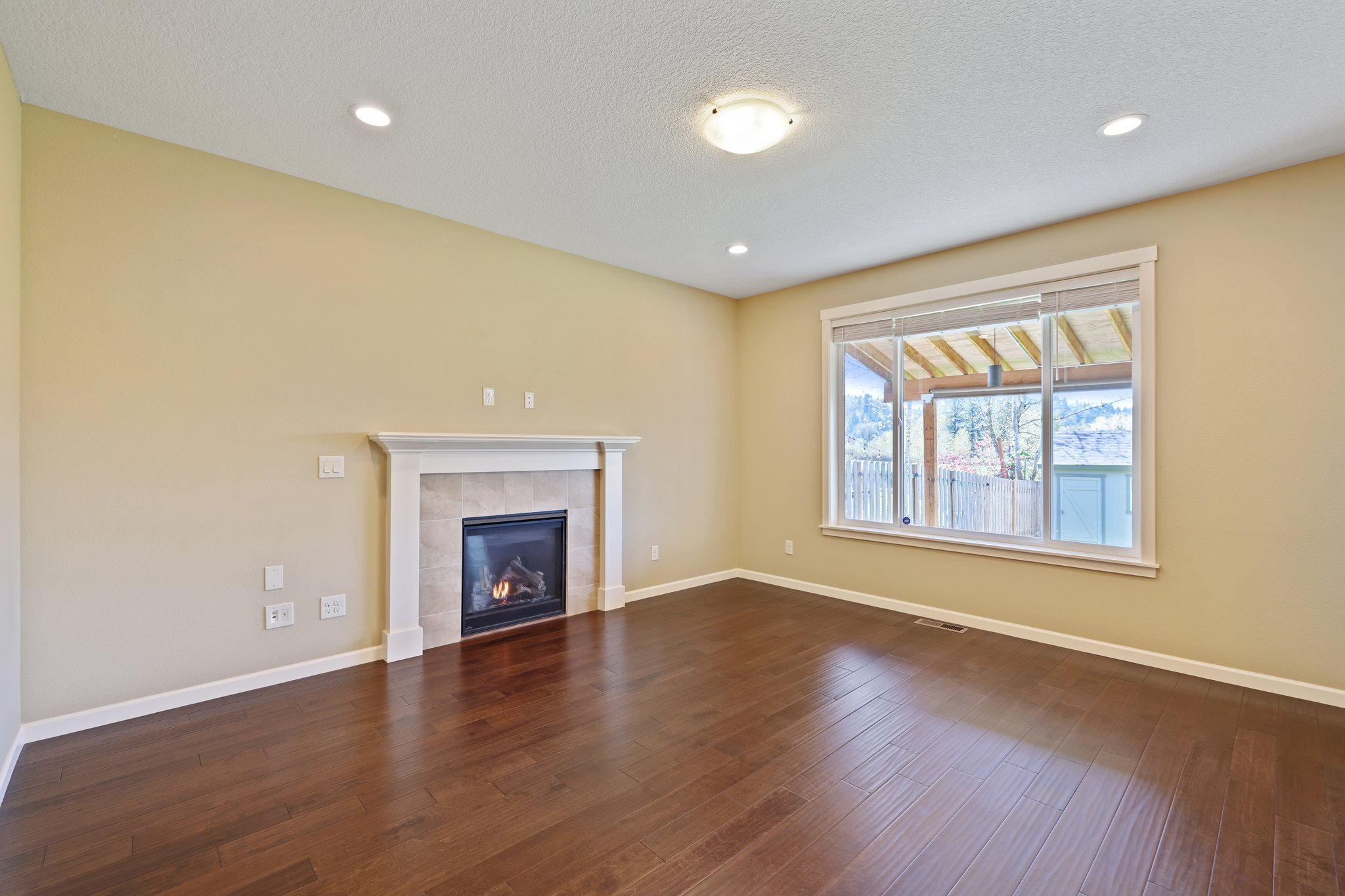 SE Cochran Dr-S0704-011.jpg