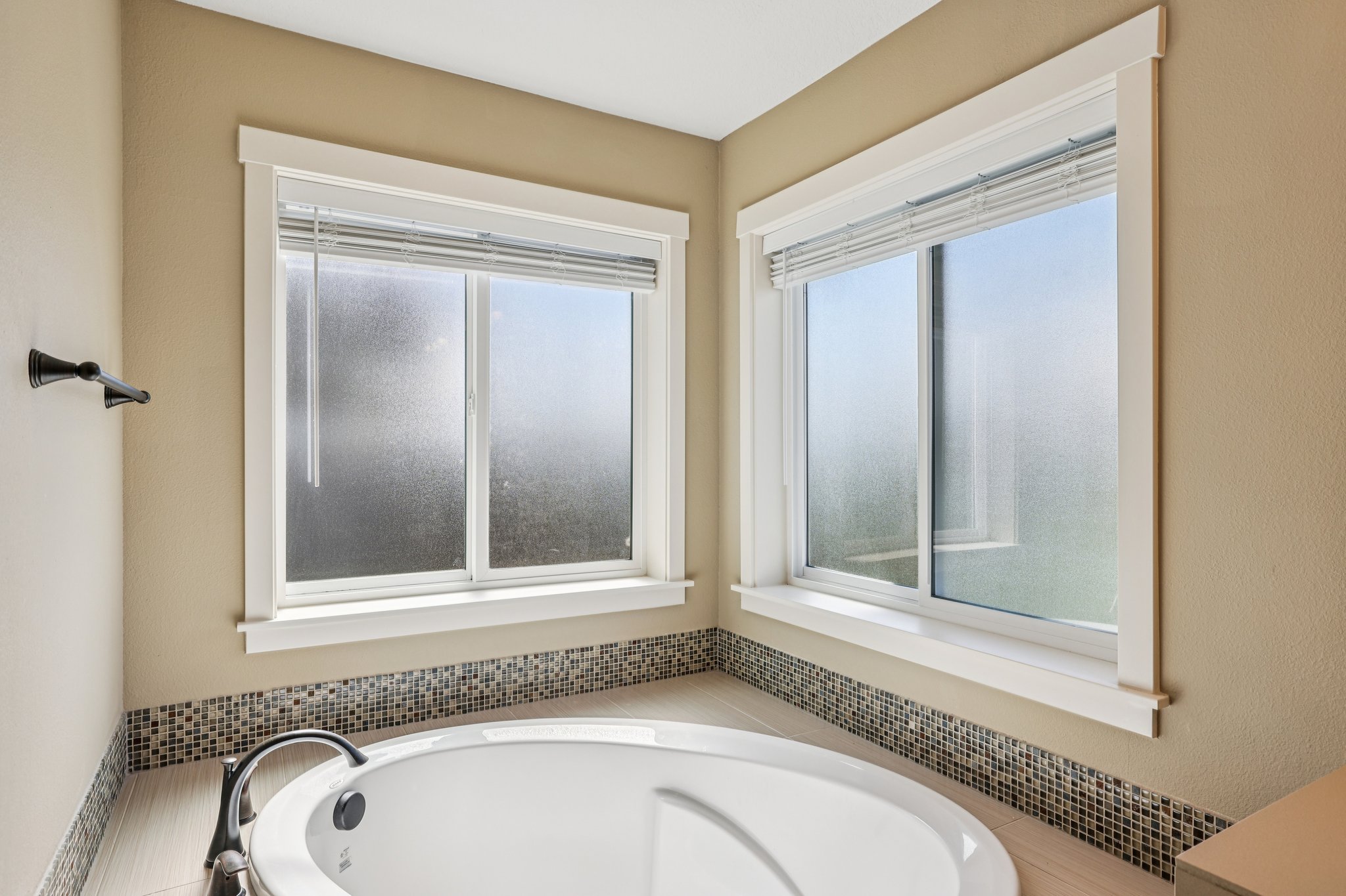 SE Cochran Dr-S0704-030.jpg