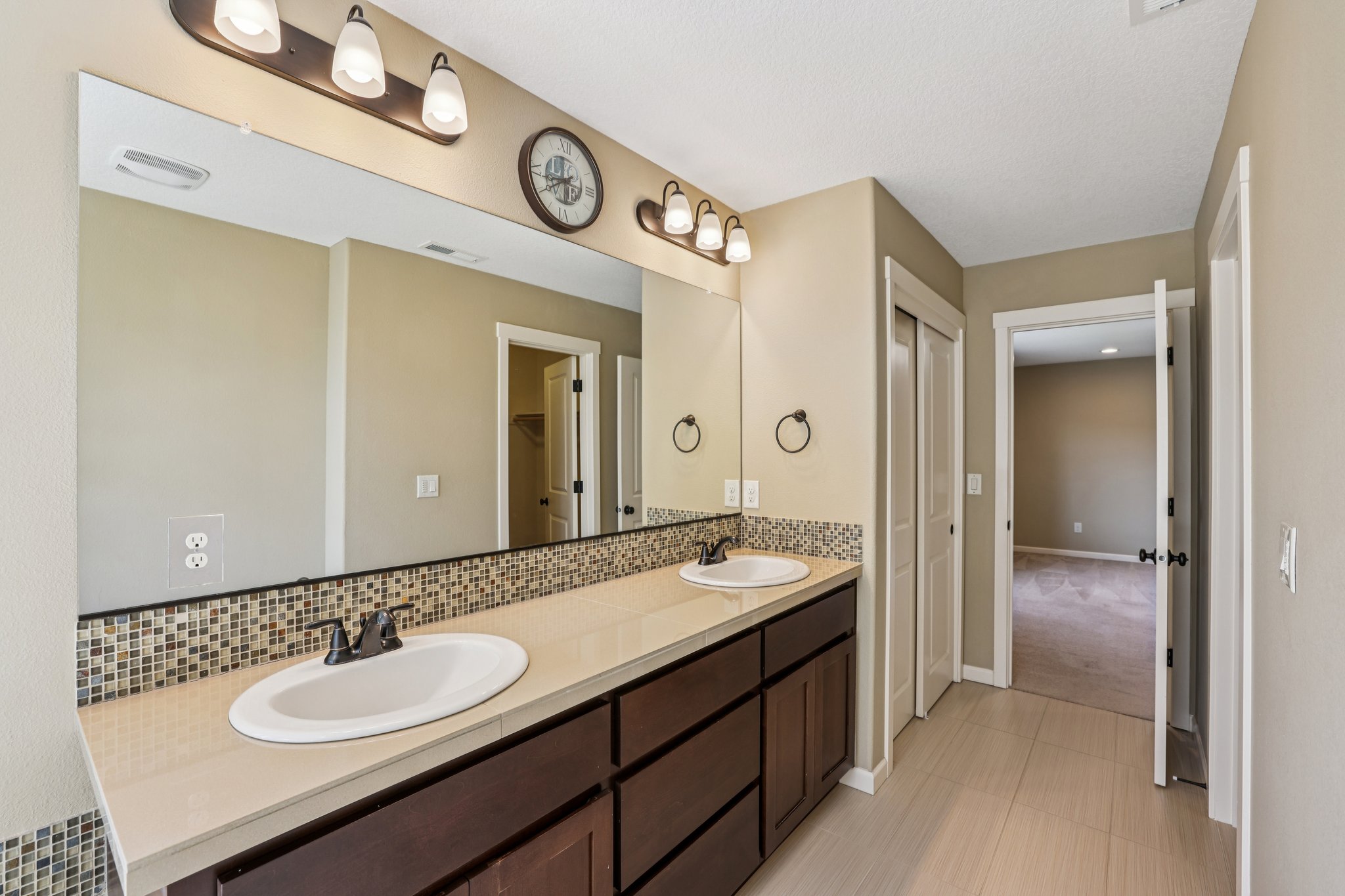 SE Cochran Dr-S0704-032.jpg