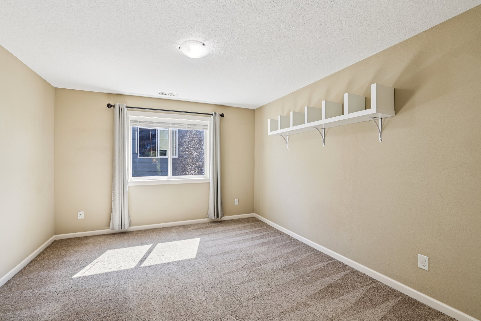 SE Cochran Dr-S0704-035.jpg