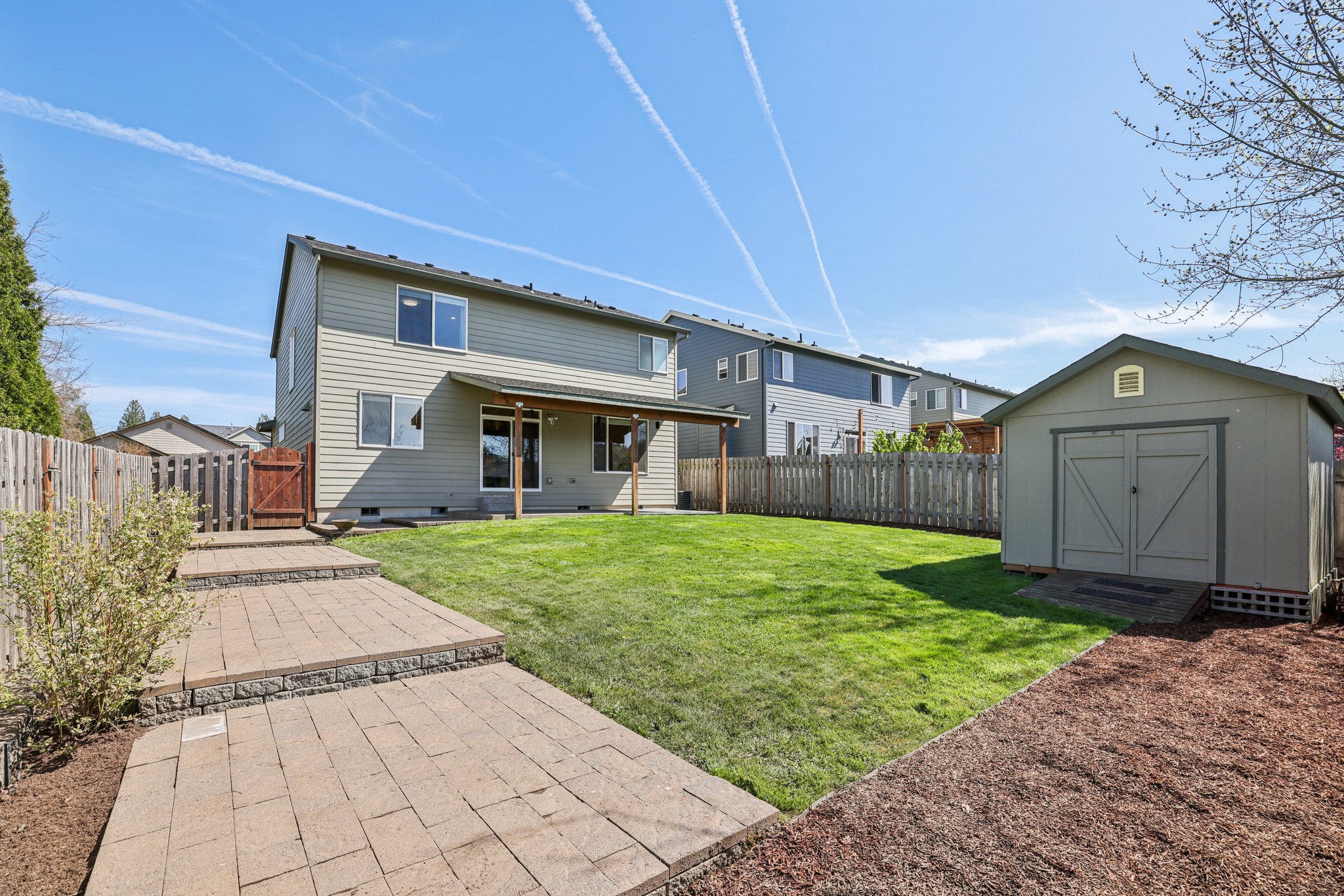 SE Cochran Dr-S0704-043.jpg