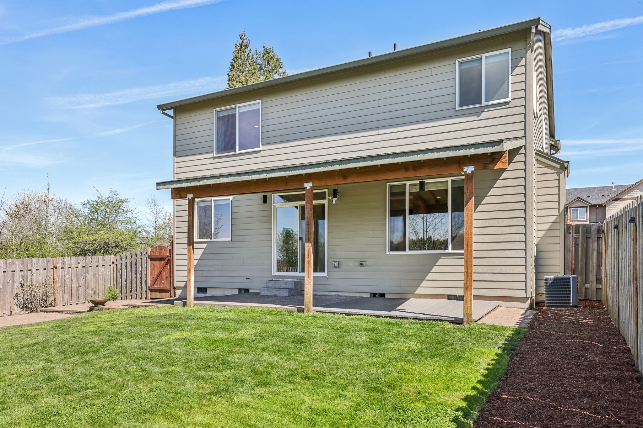 SE Cochran Dr-S0704-046.jpg