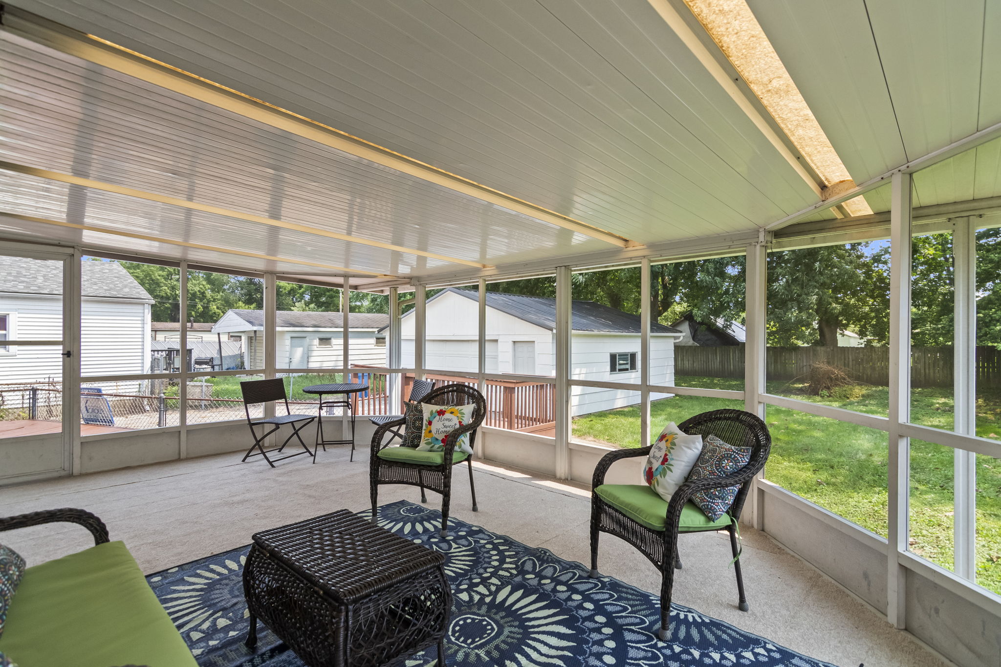 Screened-in Porch
