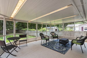 Screened-in Porch