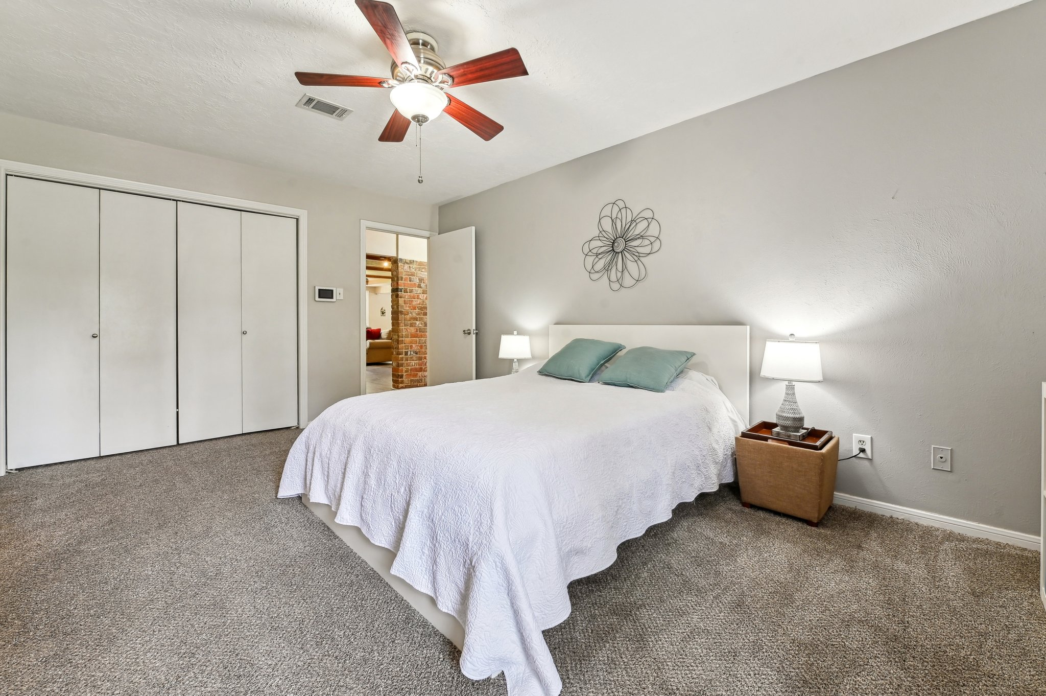 Oak Shores Dr-3105-031.jpg