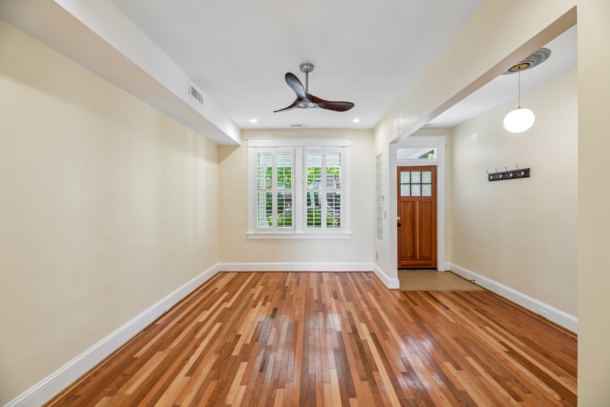 3rd St NE-S2404-007.jpg