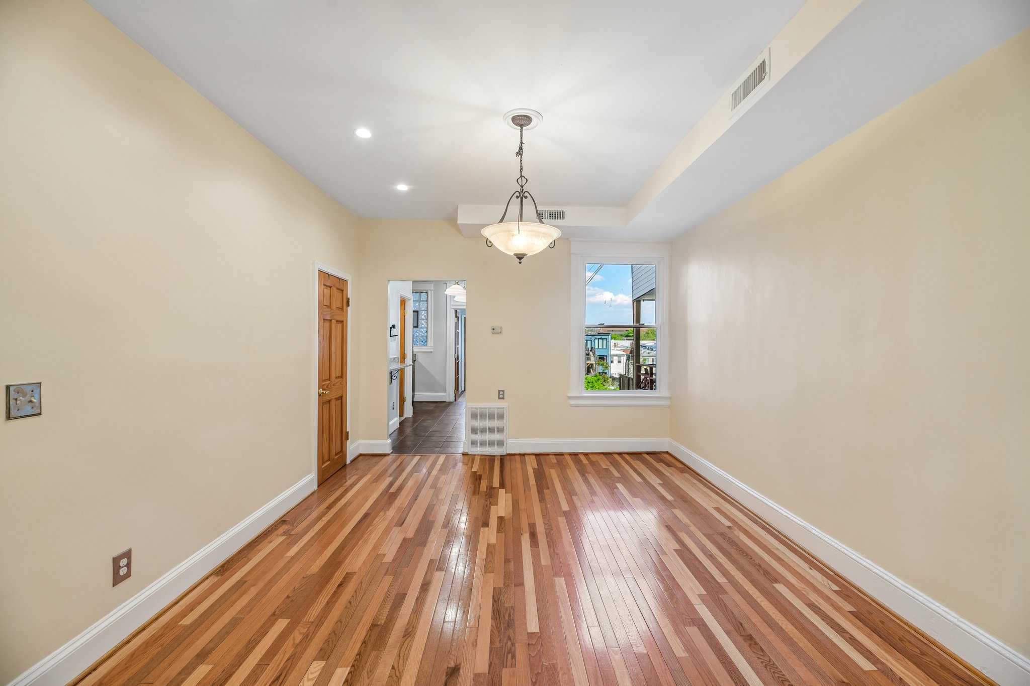 3rd St NE-S2404-014.jpg