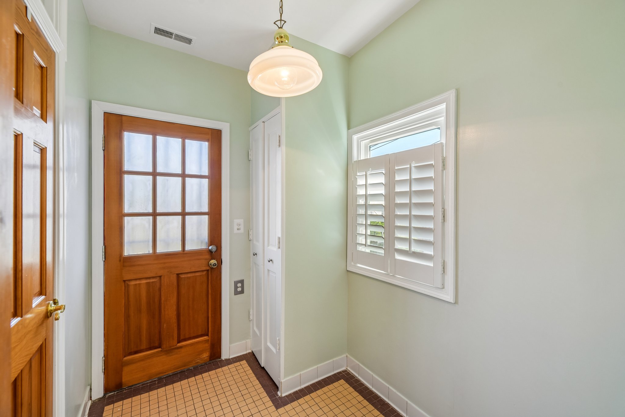 3rd St NE-S2404-023.jpg