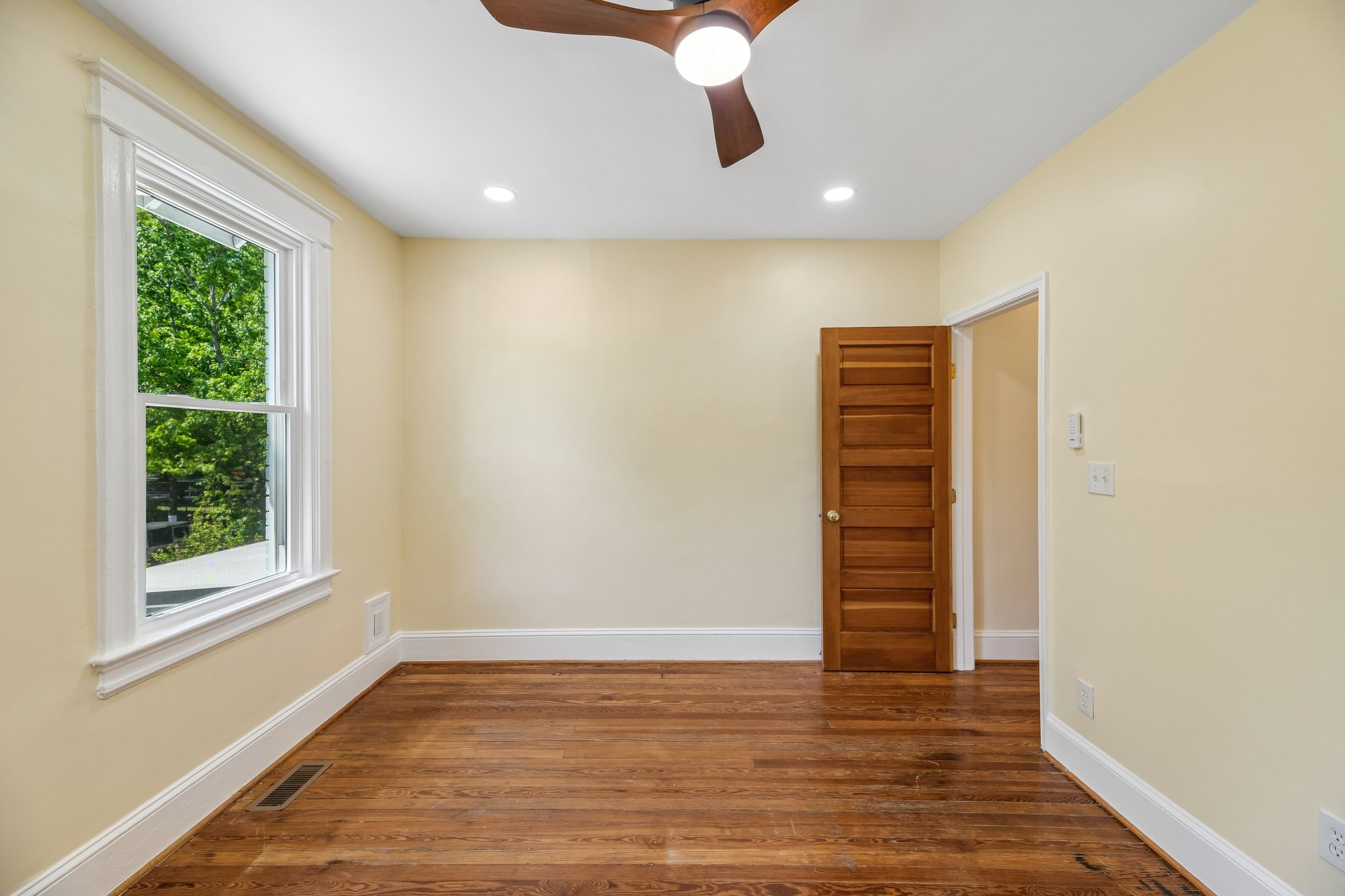 3rd St NE-S2404-026.jpg