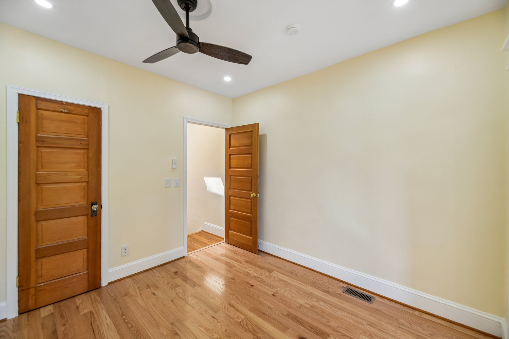 3rd St NE-S2404-039.jpg