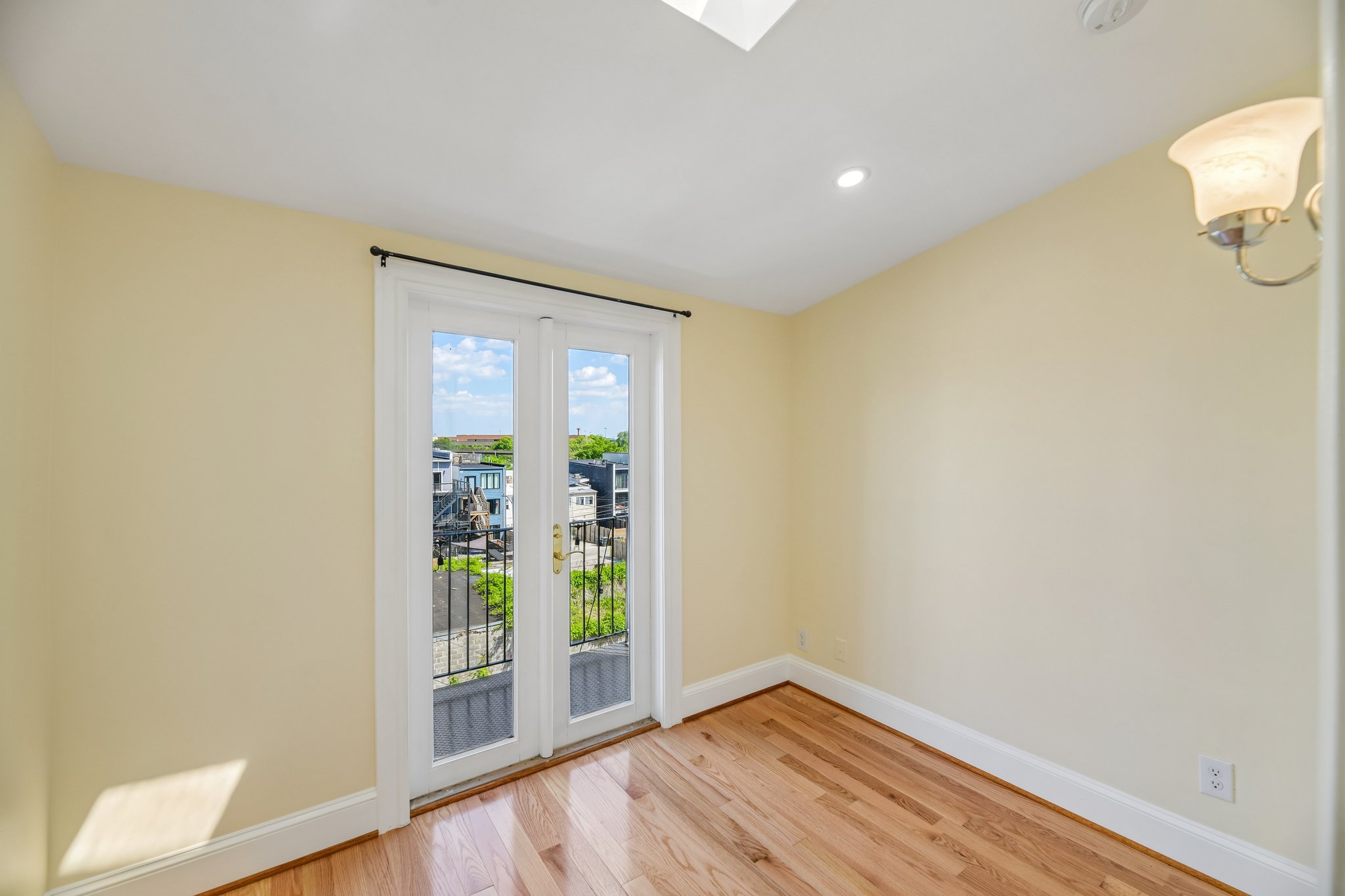 3rd St NE-S2404-041.jpg