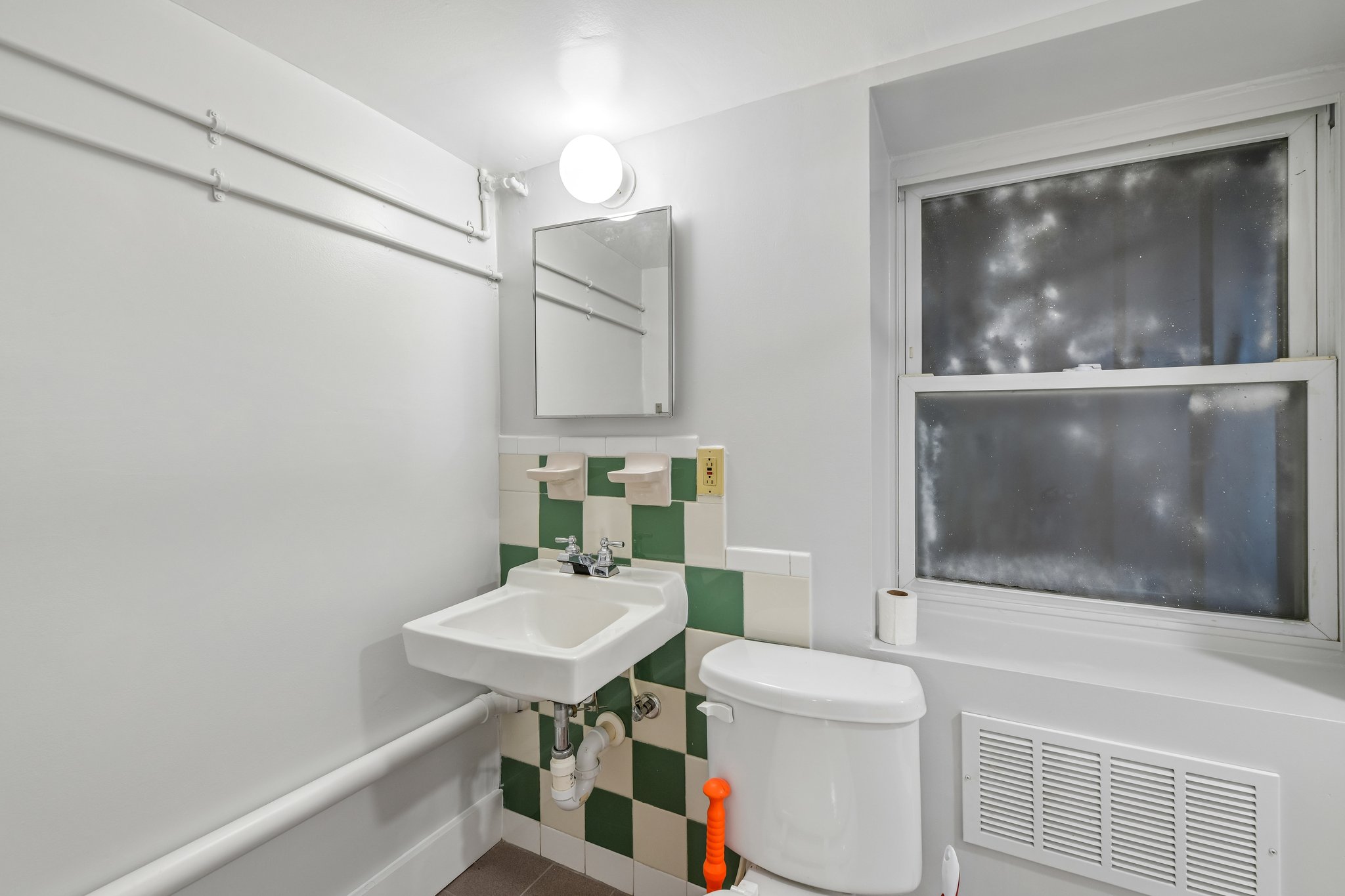 3rd St NE-S2404-046.jpg