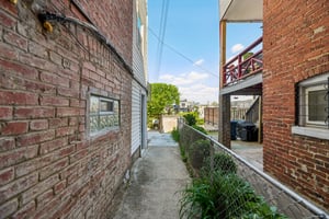 3rd St NE-S2404-066.jpg