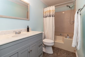 Owner's En-Suite Bath