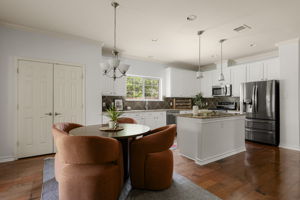 Kitchen/Breakfast Area