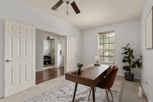 Front office / 5th bedroom with closet