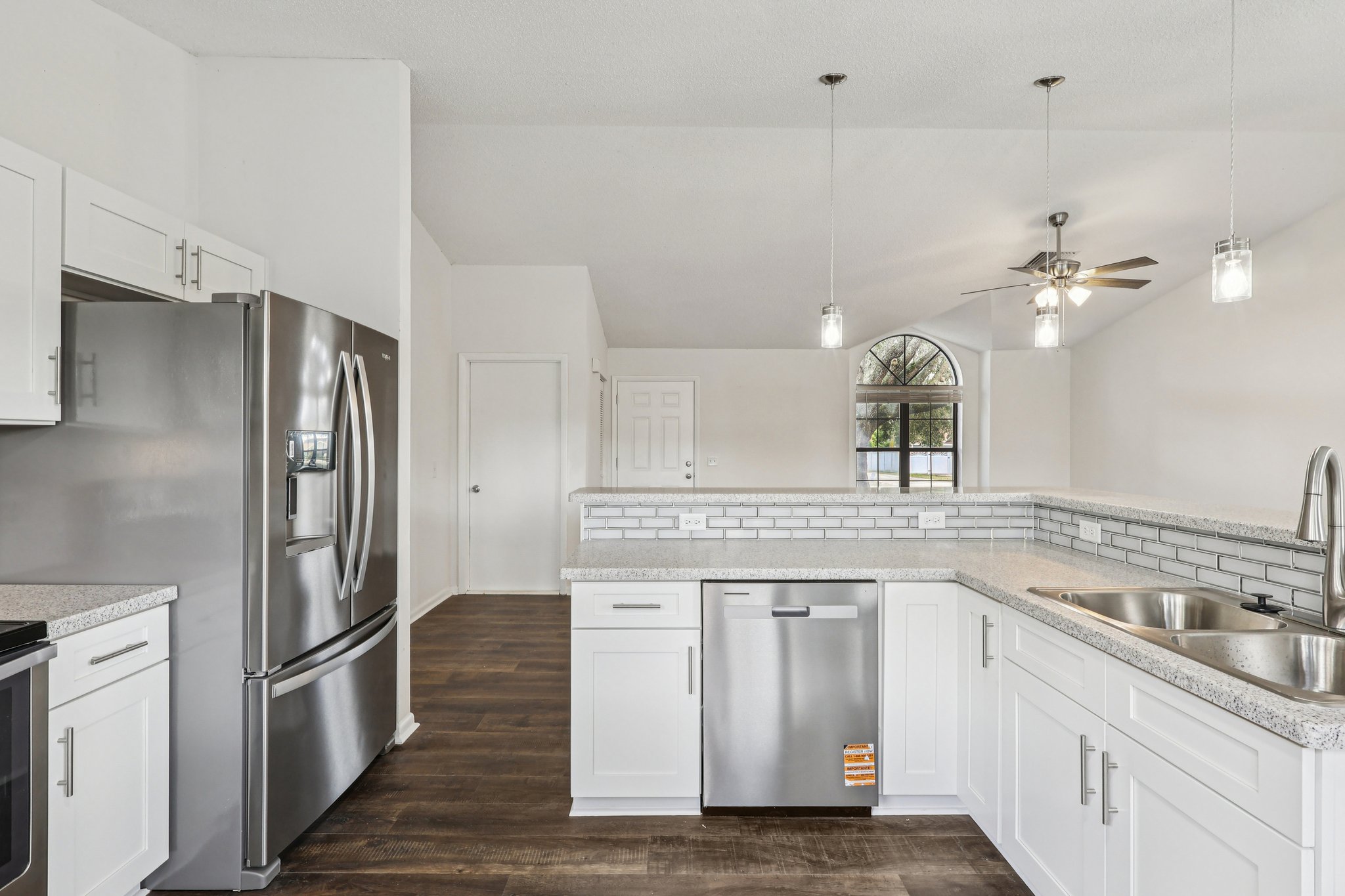 Eastridge Dr-S2810-014.jpg