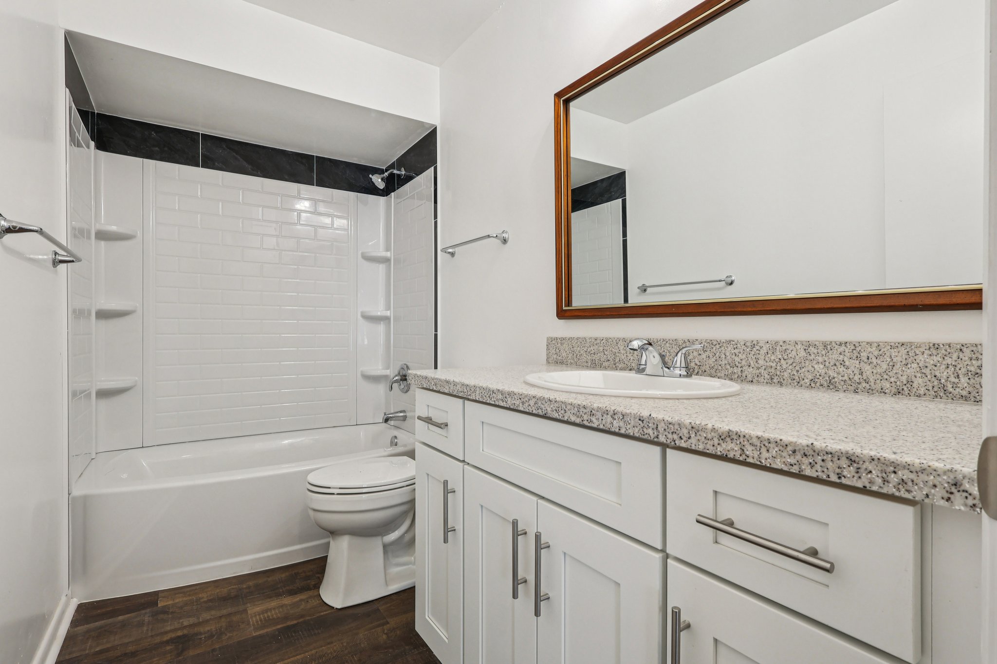 Eastridge Dr-S2810-015.jpg