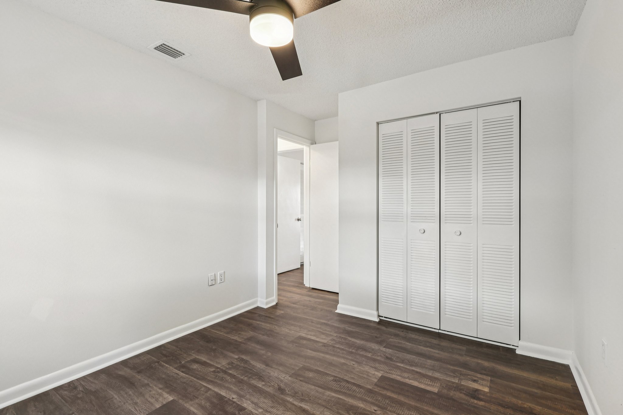 Eastridge Dr-S2810-017.jpg