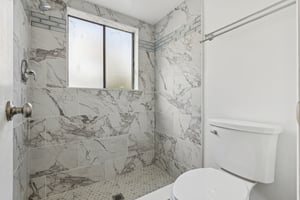 Eastridge Dr-S2810-024.jpg